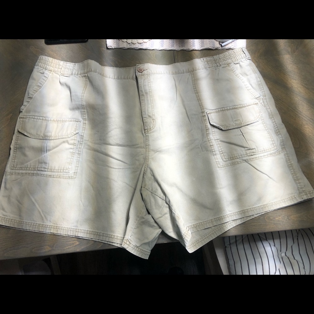 Mens beige cargo shorts